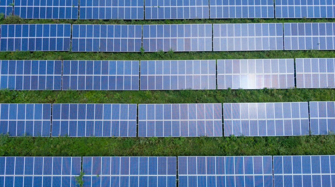 Where does the US rank in solar energy?